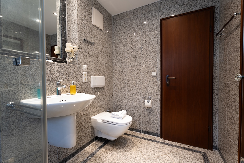 Foto der Wohnung RUG-15-002-27-duenenpark-binz-bad2.JPG