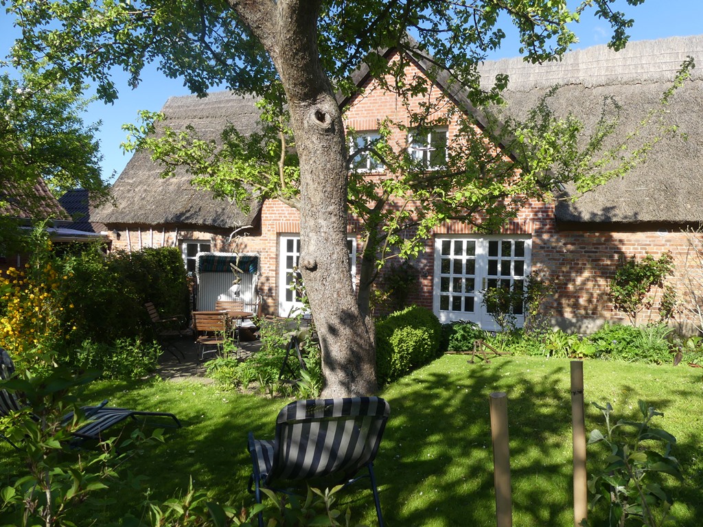 Foto der Wohnung RUG-51-718-02-fischerhaus-lancken-granitz-terrasse2.jpg