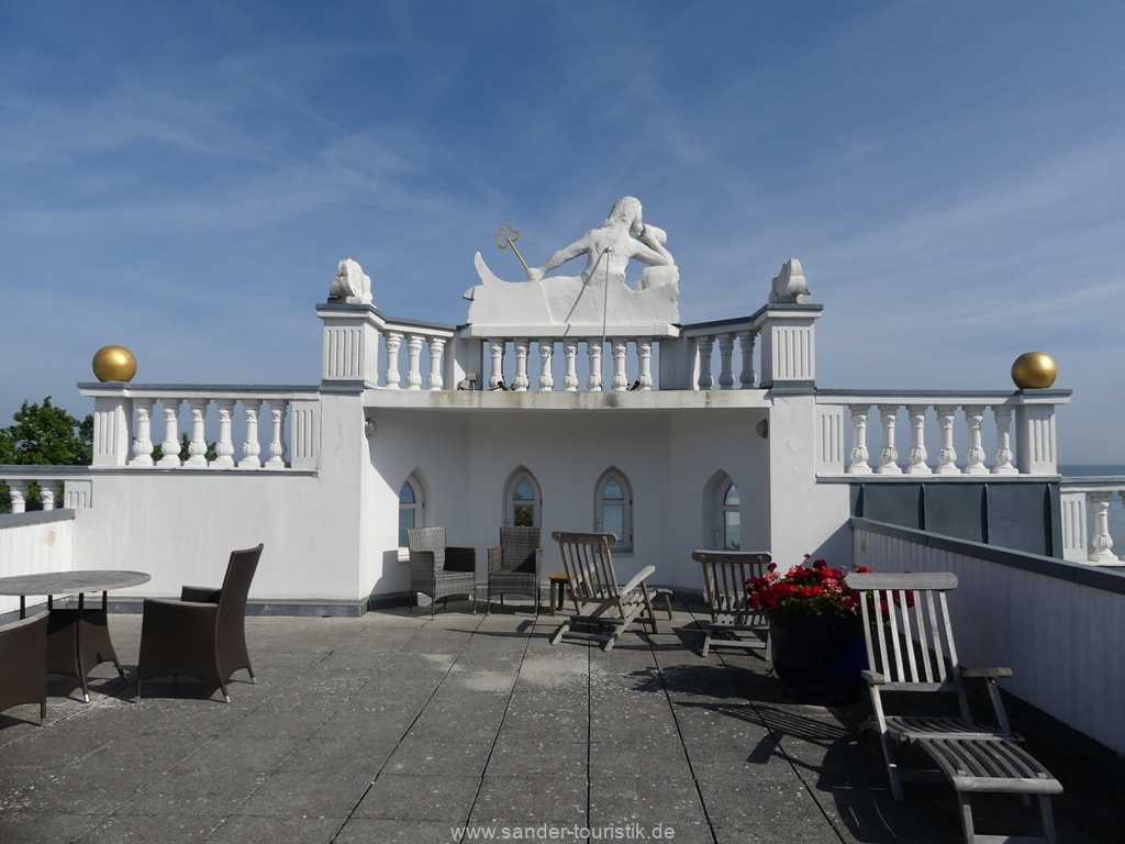 große Dachterrasse mit Ruhemöbeln und Sitzgruppen - Villa Sirene-Binz große Dachterrasse mit Ruhemöbeln und Sitzgruppen - Villa Sirene-Binz