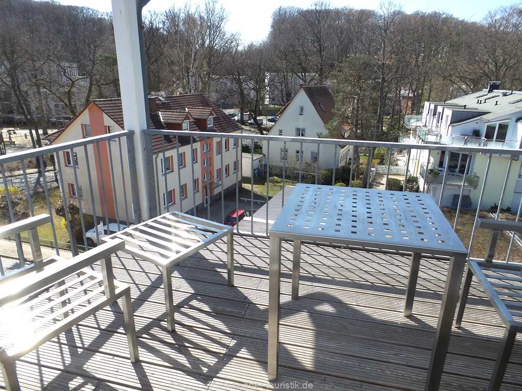die Wohnung 27 hat einen eigenen abgetrennten Süd-Balkon die Wohnung 27 hat einen eigenen abgetrennten Süd-Balkon