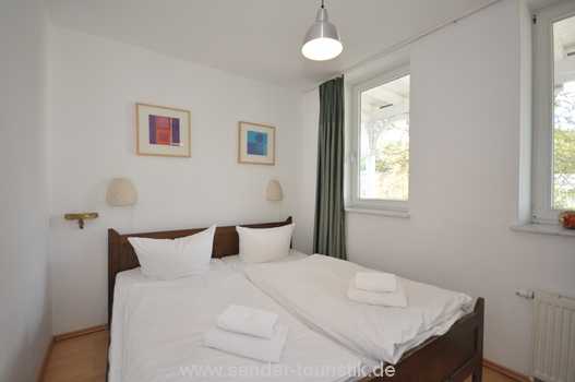 2. Schlafzimmer mit Doppelbett, Strandblick 2 2. Schlafzimmer mit Doppelbett, Strandblick 2