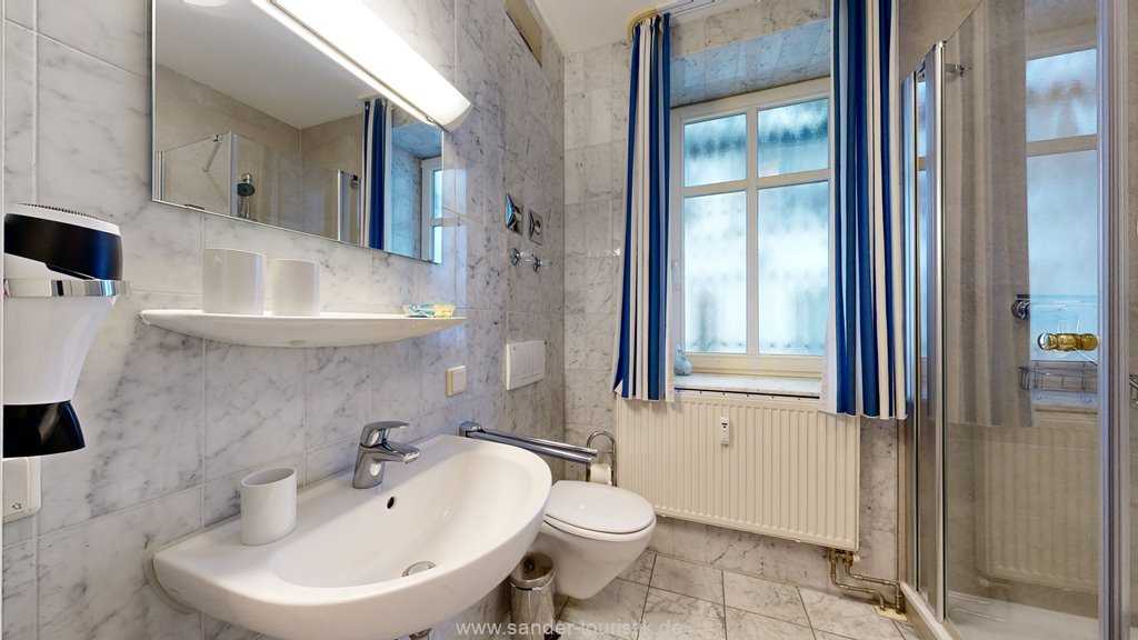 Foto der Wohnung RUG-10-021-09-villa-strandblick-binz-badezimmer2.jpg