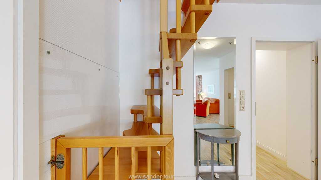 Foto der Wohnung RUG-10-065-17-haus-strelasund-binz-treppe.jpg