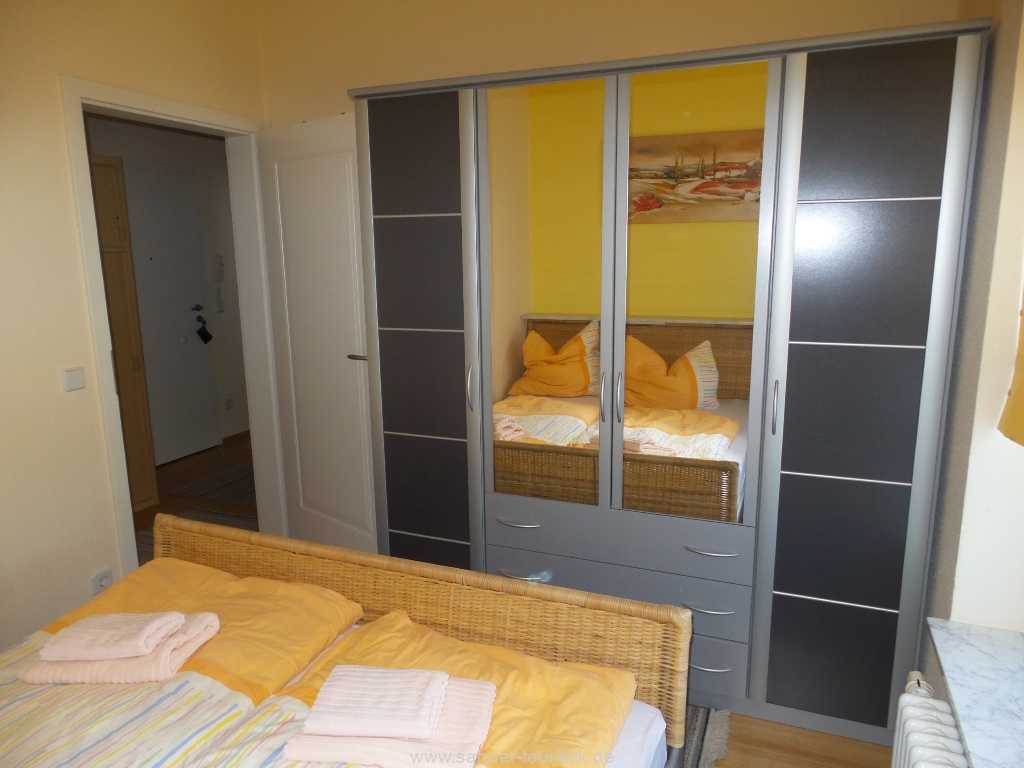 großer geräumiger Schlafzimmerschrank mit Spiegelfront - Binz großer geräumiger Schlafzimmerschrank mit Spiegelfront - Binz