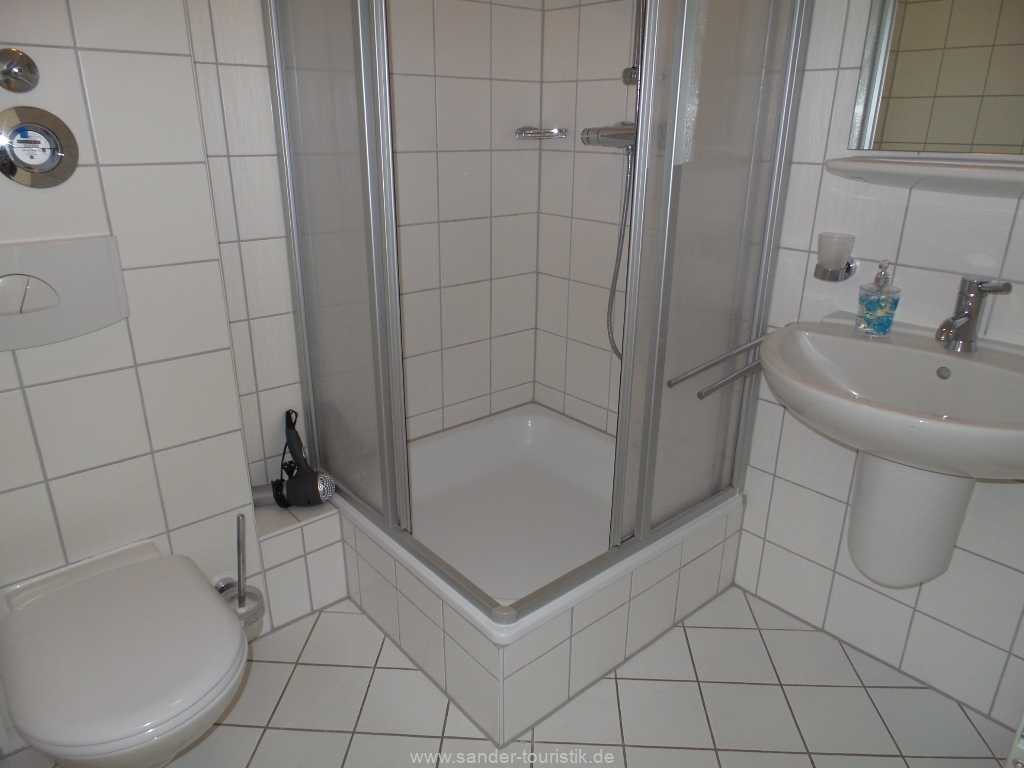 Badezimmer mit Dusche/WC - Binz Badezimmer mit Dusche/WC - Binz